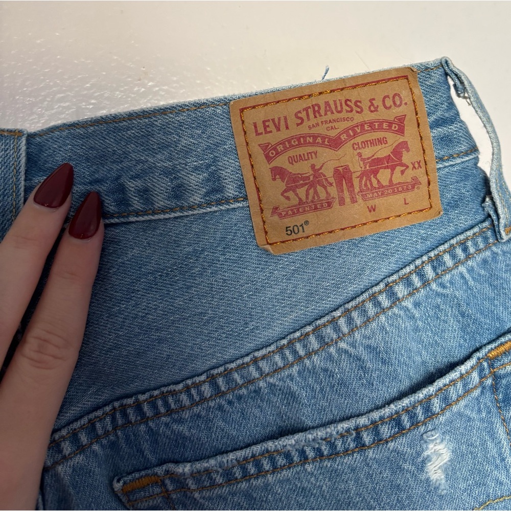 Levi’s 501 Jean shorts - Picture 6 of 9